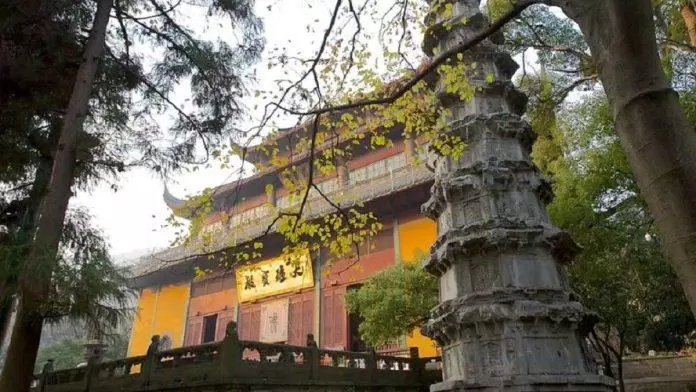 du lịch, châu á, 10 ngôi chùa nổi tiếng ở trung quốc bạn nên ghé thăm khi du lịch ở đất nước tỷ dân
